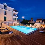Sun Hills Apartment *