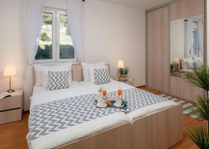 Sun Hills アパート *